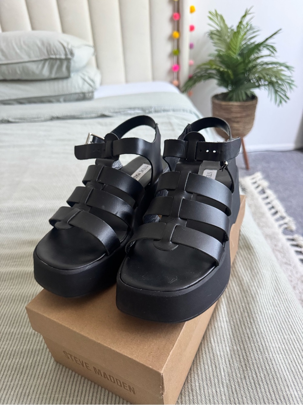 Steve Madden Black Platform Fisherman Sandals with Ankle Strap
